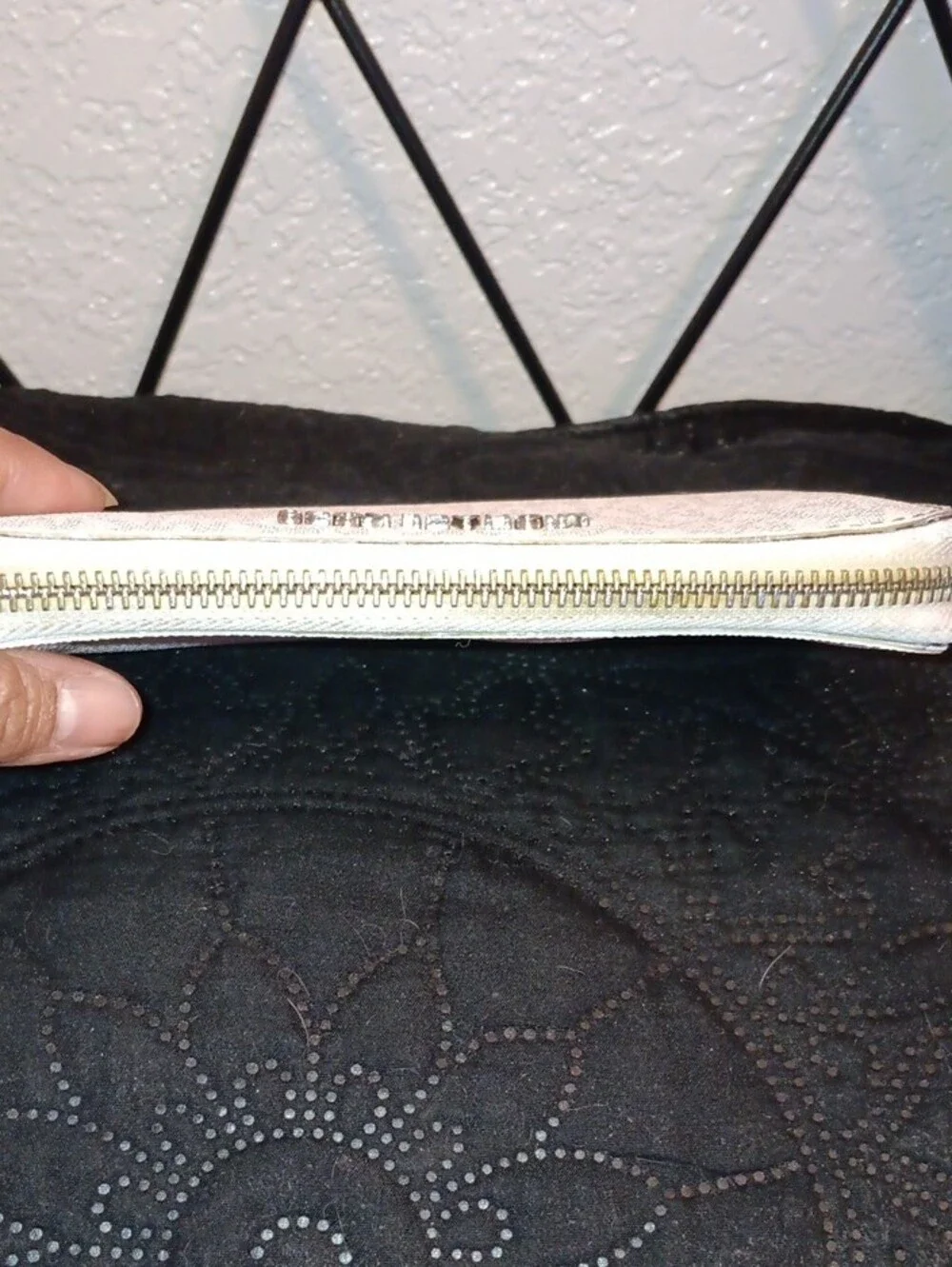 Michael Kors Signature Zip Wallet in Cream/Light Beige